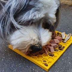 Honeycomb eMat Enrichment Lick Mat