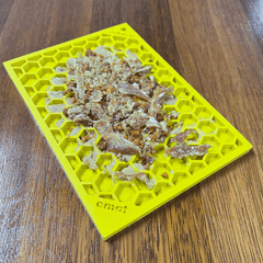 Honeycomb eMat Enrichment Lick Mat